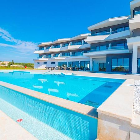 Hotel Delfin Lanterna Tar-Vabriga エクステリア 写真