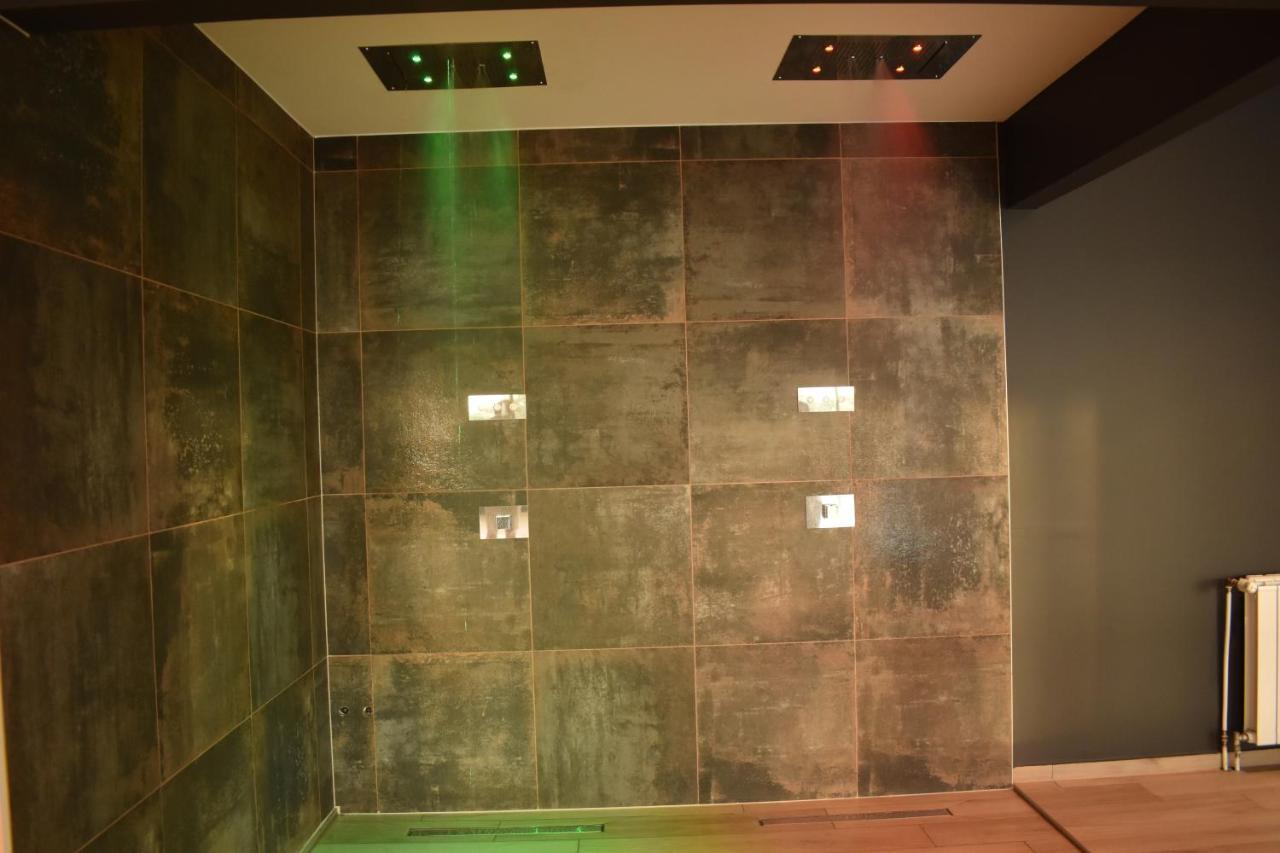 Hotel Delfin Lanterna Tar-Vabriga エクステリア 写真