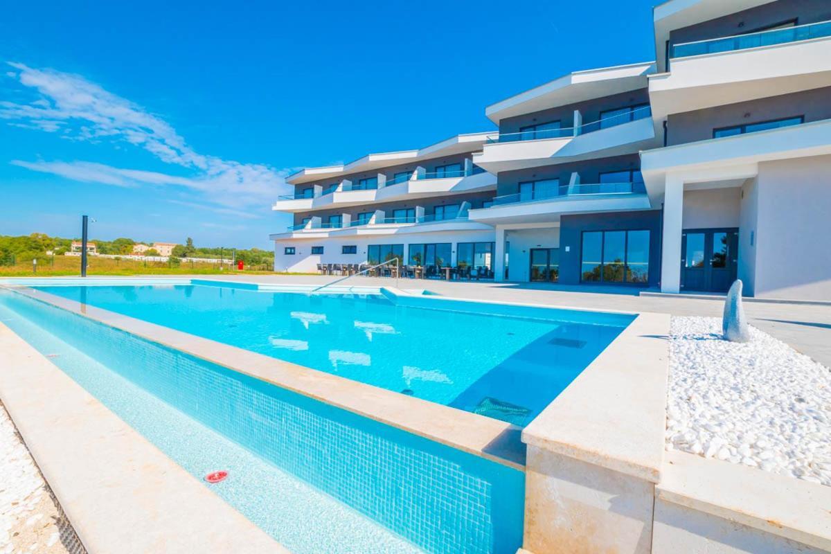 Hotel Delfin Lanterna Tar-Vabriga エクステリア 写真