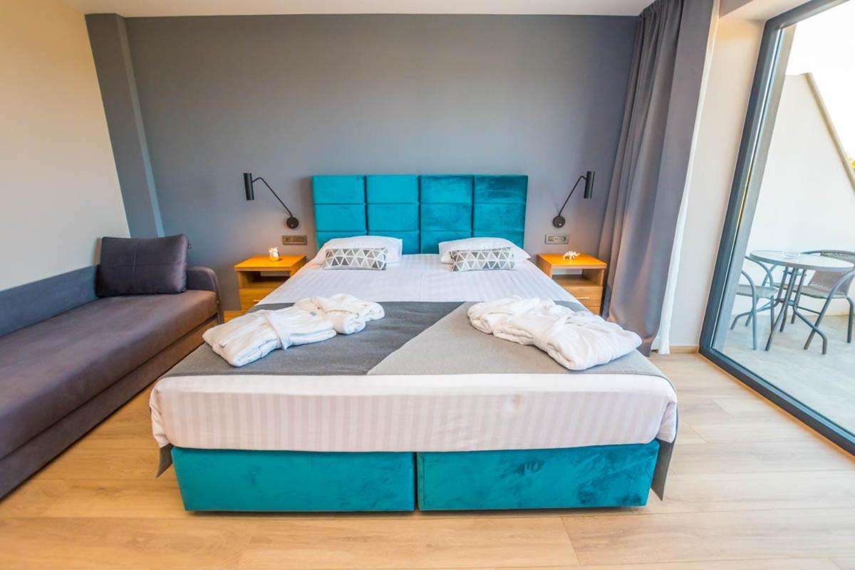 Hotel Delfin Lanterna Tar-Vabriga エクステリア 写真