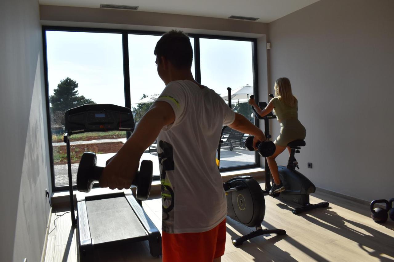 Hotel Delfin Lanterna Tar-Vabriga エクステリア 写真